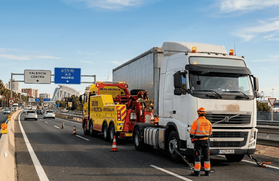 Broken Down Truck Transport in Valencia: What You Need to Know